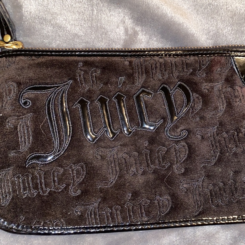 Juicy clutch/wristlet